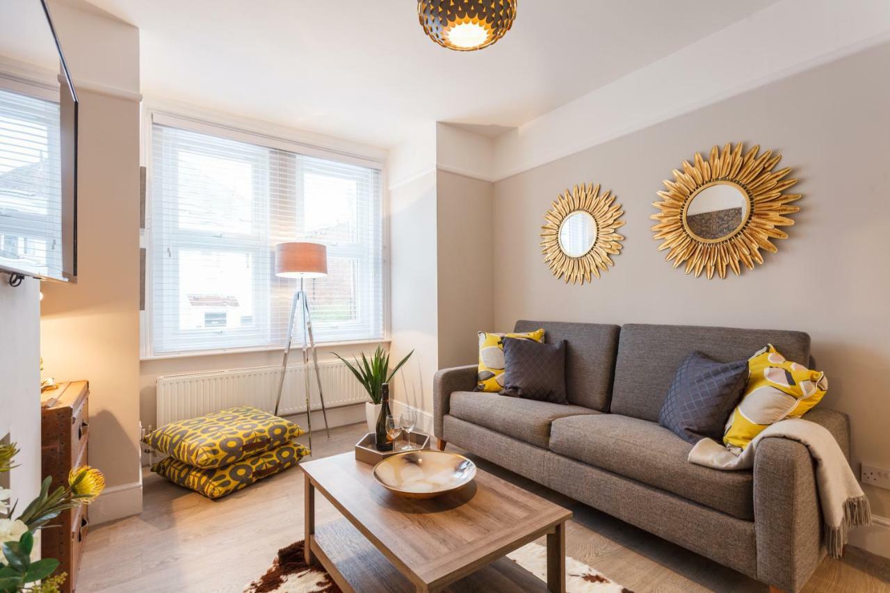 Stylish Town Centre House - 300Mbps, Parking & Sunny Decking Appartement Bournemouth Buitenkant foto