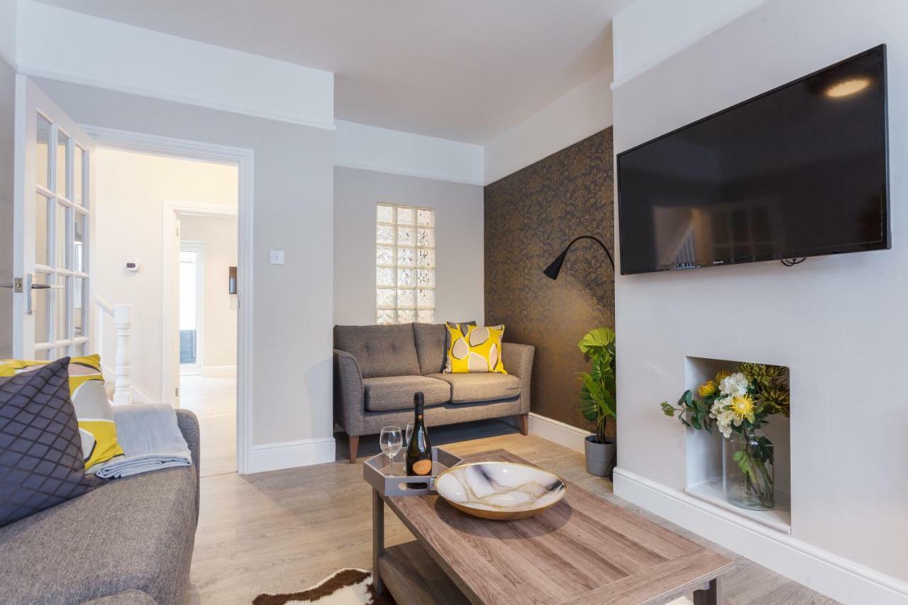 Stylish Town Centre House - 300Mbps, Parking & Sunny Decking Appartement Bournemouth Buitenkant foto