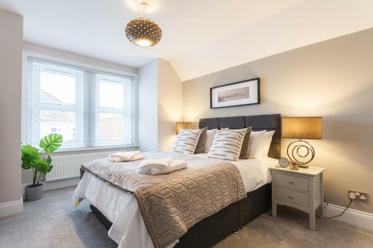Stylish Town Centre House - 300Mbps, Parking & Sunny Decking Appartement Bournemouth Buitenkant foto