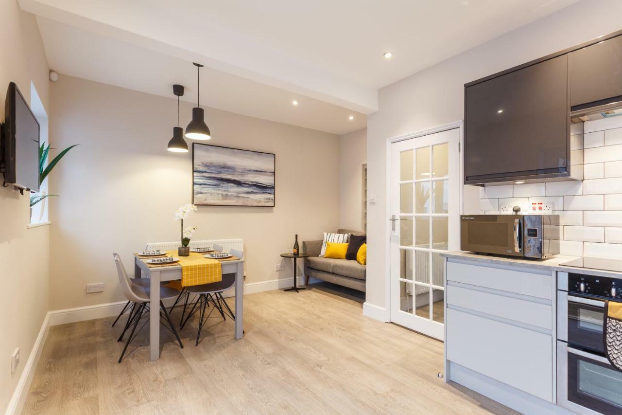 Stylish Town Centre House - 300Mbps, Parking & Sunny Decking Appartement Bournemouth Buitenkant foto
