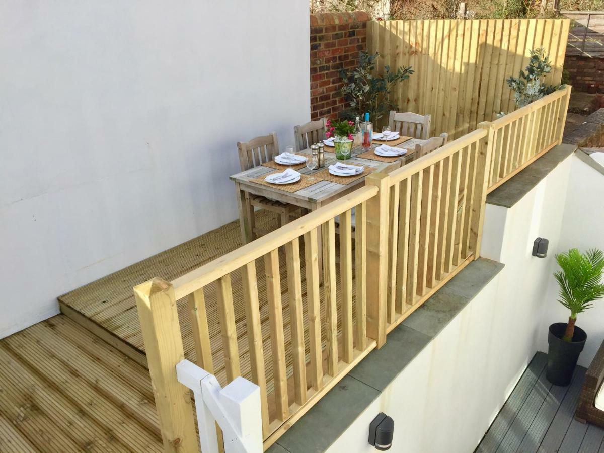Stylish Town Centre House - 300Mbps, Parking & Sunny Decking Appartement Bournemouth Buitenkant foto