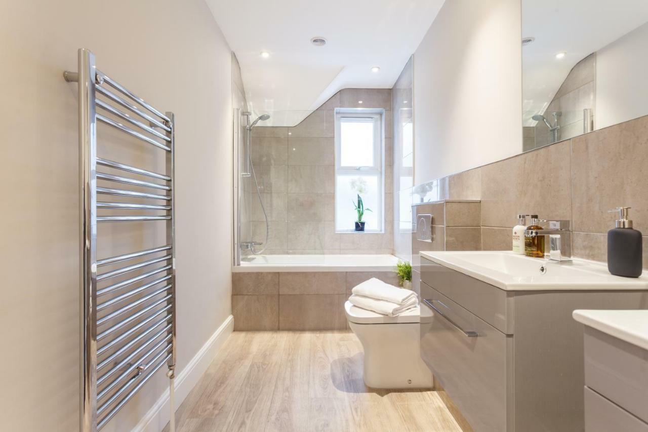 Stylish Town Centre House - 300Mbps, Parking & Sunny Decking Appartement Bournemouth Buitenkant foto